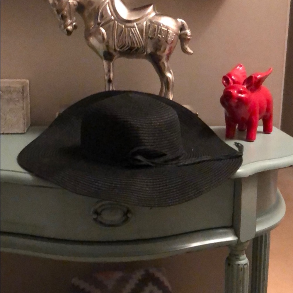 Floppy hat
